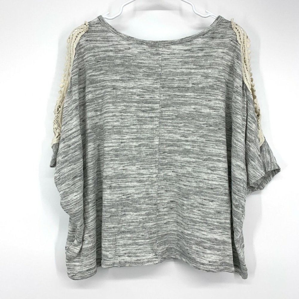 Anthropologie Eri + Ali Top Gray Beige Crochet Split Sleeve - Picture 7 of 9